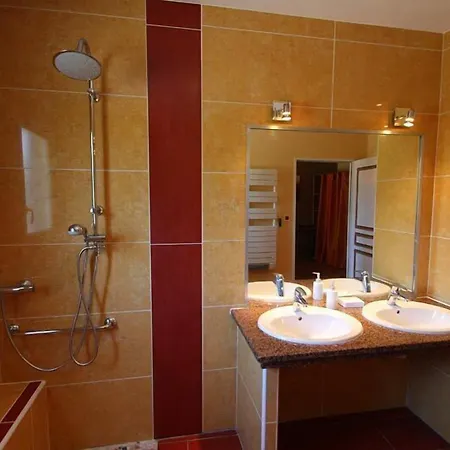 Domaine De Merete Poueyferre